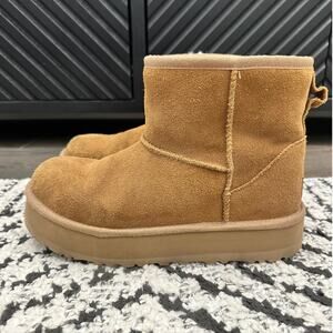 UGG Women's Classic Mini Platform Chestnut Boots Size 6